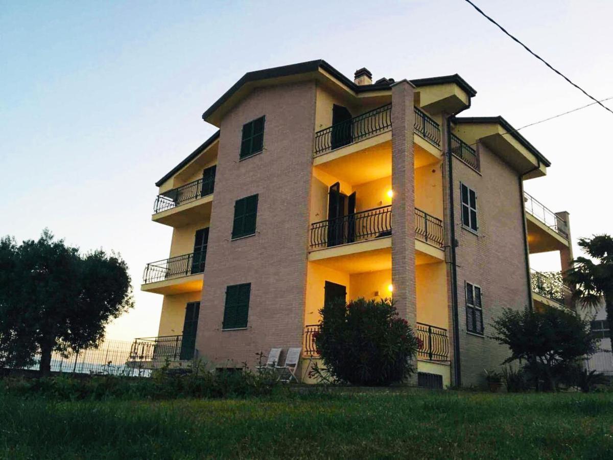 La Collina Di Emma Villa Massignano Exterior foto